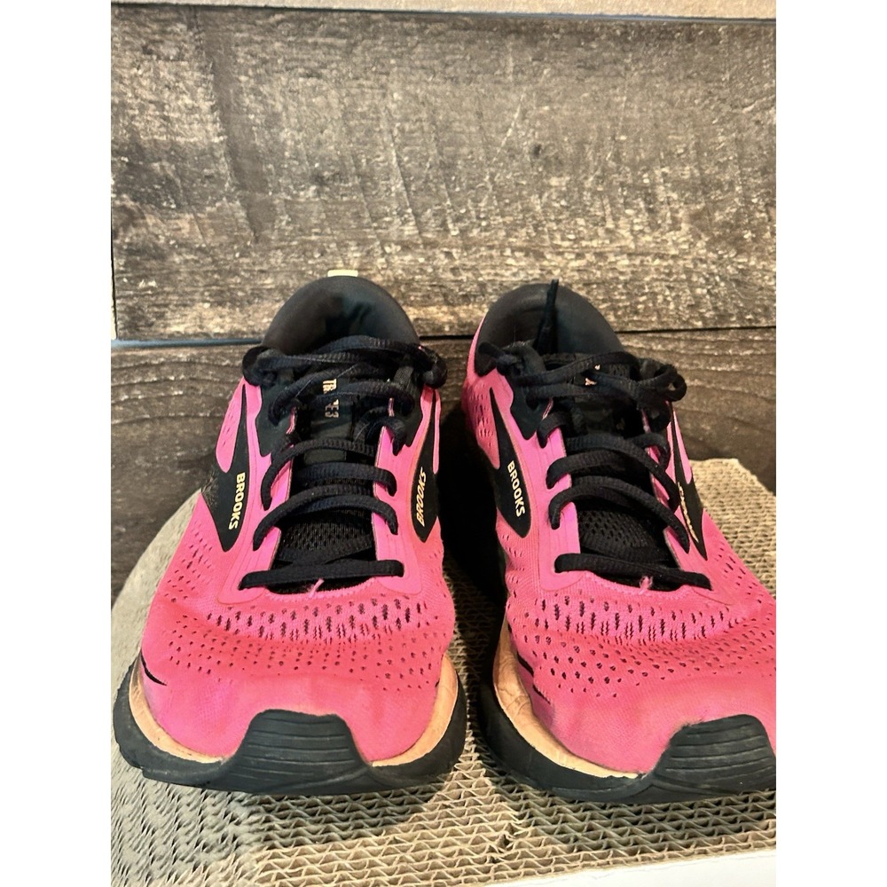 Brooks Hot Pink and Black Running Shoes - Picture 5 of 8